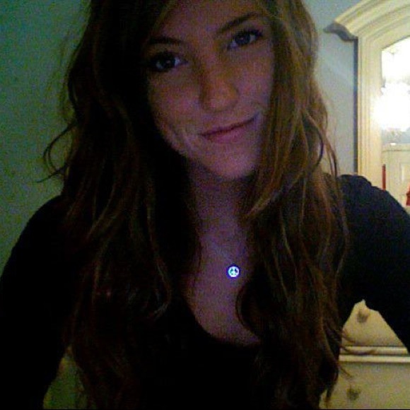 Meet your Posher, Christina - Picture 2 of 2